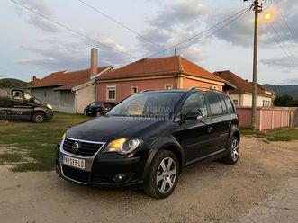 volkswagen touran cross