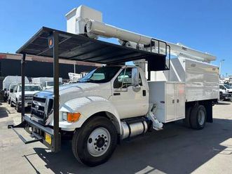 2013 ford f-750 forestry tree truck/ landscape truck with boom -we finance and n