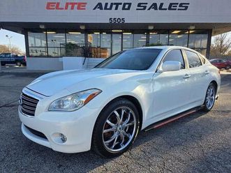 2011 infiniti m56x base