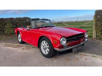 1973 triumph tr6 rouge manuel, 5 vitesses conduite à droi...