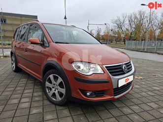 vw touran cross 1.9. tdi 77 kw extra stanje turan kros 105 ks