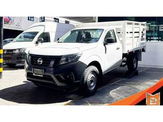 nissan nissan estacas