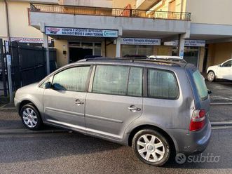 VOLKSWAGEN TOURAN volkswagen-touran-2-0-16v-tdi-trendline