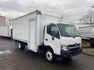 2018 hino 195 with 18' van body (25-158)