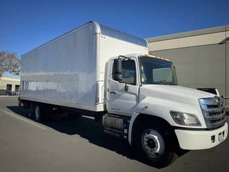 ? 2016 hino 268 – 26’ box truck w/ lift gate | clean title | 166k mil