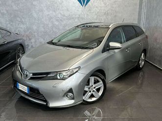 auris touring sports 2.0 d-4d lounge