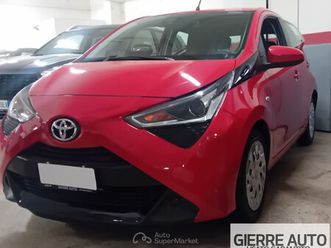 aygo connect 1.0 vvt-i 72 cv 5 porte x-play automatica