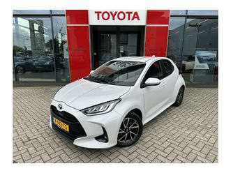 TOYOTA YARIS 1-5-hybrid-dynamic