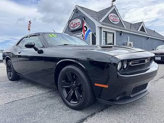 2015 dodge challenger sxt 2dr coupe
