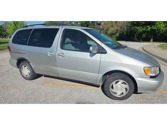 2003 toyota sienna le minivan