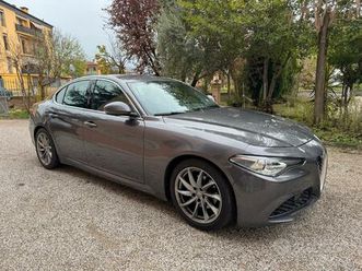 alfa romeo giulia 2.0 turbo 200cv - automatica