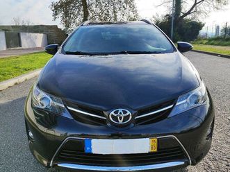 toyota auris touring sports março/15