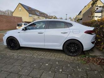 1.4 t-gdi 140 pk fastback camera navi touchscreen