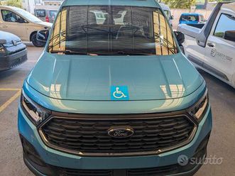 ford tourneo grand connect pianale ribassato