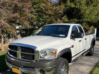 2009 dodge ram 2500 quad cab 4x4 with 8' bed & lift gate