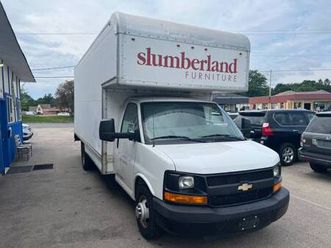 2015 chevy express 4500 cutaway 177 wb (6.0l/v8 engine! solid frame!)