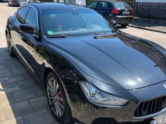 maserati ghibli 3.0 v6 twin-turbo sq4 top gepflegt