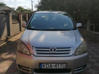 toyota avensis verso d4d