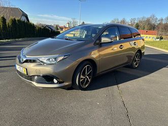 toyota auris hybryda 1.8 benzyna 2017 rok boleslawiec • olx.pl