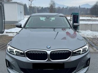 bmw 318i automatik - premium select. - 17.800km
