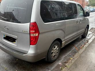 hyundai i800 automatic 8 seater