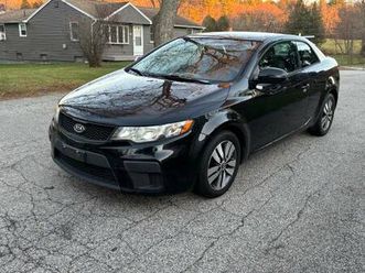 2013 kia forte koup !! good condition !!