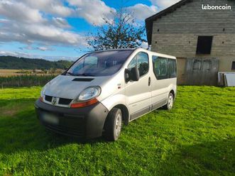 renault trafic 1.9 dci 100 bus clim 9 places très bon état