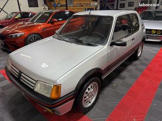 très belle peugeot 205 gti 1.6 105 cv grise futura