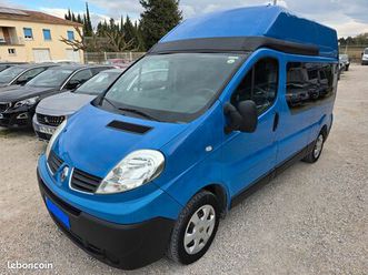 trafic ii 2.0 dci 90 combi. réhaussé. accès fauteuil roulant pmr. 1ère main. garantie 12 mois