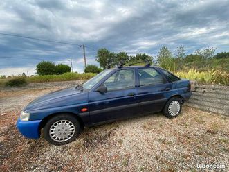 voiture ford escort
