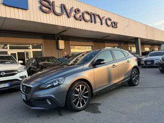 v40 cross country 1.6 d2 automatico