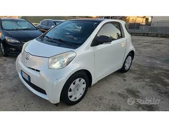 toyota iq lounge