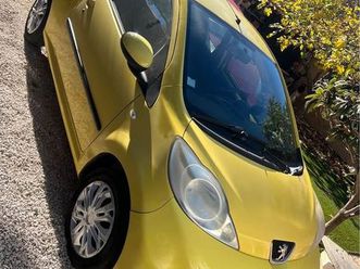 PEUGEOT 107 peugeot-107-jaune-tres-faible-kilometrage-pack-clim