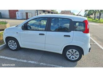 fiat panda essence 2014 – très bon état – attache remorque + pneus neige