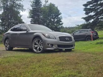 2013 infiniti m56 xs