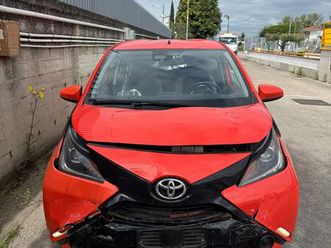 toyota aygo 1.0 vvt-i 69 cv 5 porte x-cool