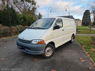 toyota hiace 2.4d