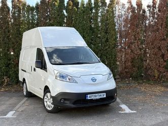 nissan nv 200 .