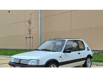 1989 peugeot 205 bianco manuel, 5 vitesses conduite à gau...