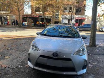 toyota prius c 1.5 hybrid automat 2012