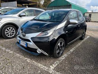 toyota aygo 1.0 x-cool 5 porte - 2015