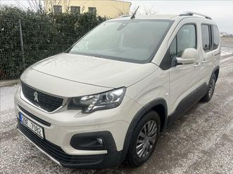 peugeot rifter 1,5 hdi allure čr 1.maj -dph mpv - mpv nafta