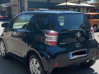 toyota iq automatica 2012