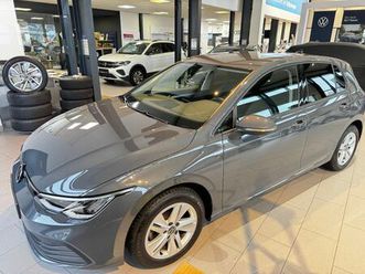 volkswagen golf viii lim. life, navi , kamera, car play,usb