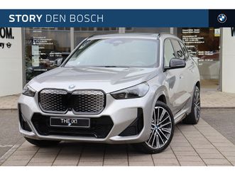 bmw ix1 edrive20 high executive m sport / panoramadak / trekhaak / sportstoelen / adaptief m onderstel / parking assistant plus / adaptieve led / memory seats