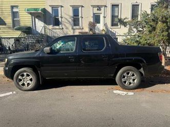 2007 honda ridgeline rts 141k miles/needs some body work priced 2 sell