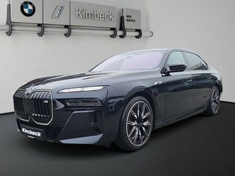 bmw i7 m70 xdrive limousine executive lounge paket