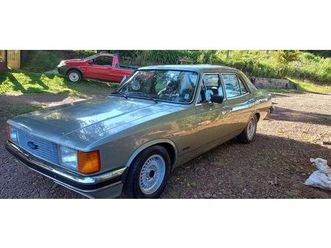 opala 4 portas, placa preta...