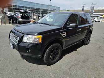 ***reduced*** 2010 landrover lr2 - clean no accidents - low km