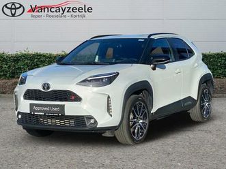 toyota yaris cross gr sport cam gps sens v/a